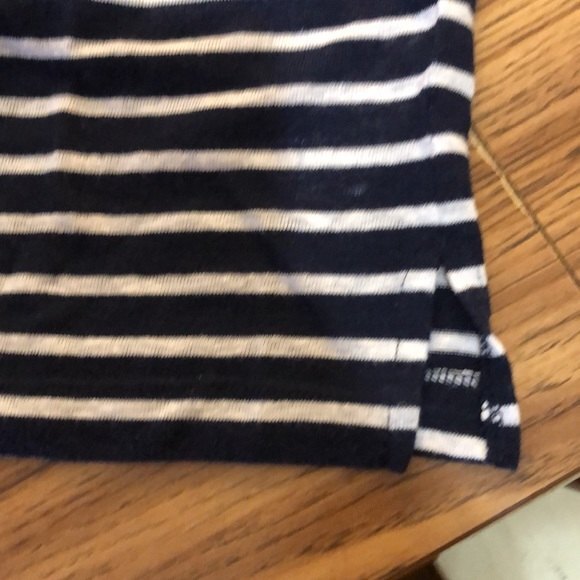 Old navy relaxed fit size small - Picture 5 of 6